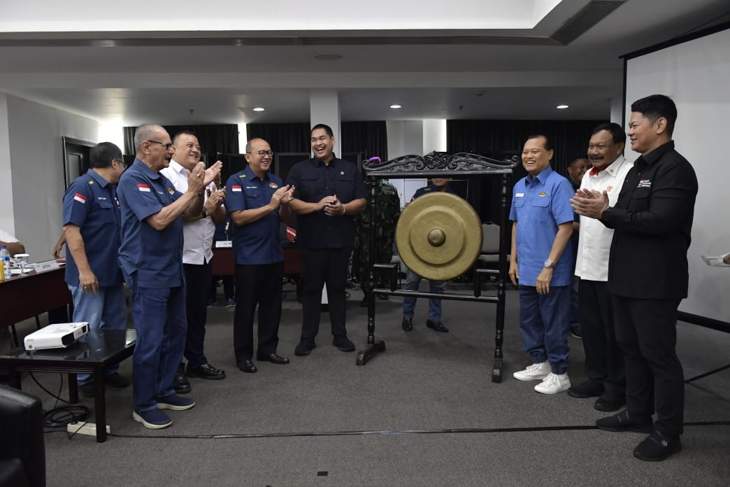 2316Hadiri-Rakernas-PB-PABSI--Menpora-Dito--Semoga-Angkat-Besi-Pecah-Telur-Raih-Emas-di-Olimpiade-2024-Paris